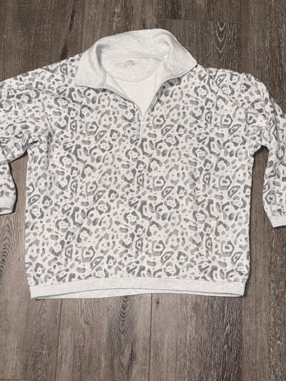 Aerie Gray Animal Print Collared Knit Pullover Sweater Women’s Size S 1/4 Zip